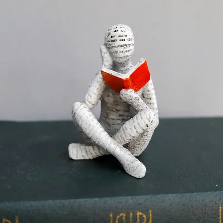 Paper Pulp Thinker Statue - Clokari